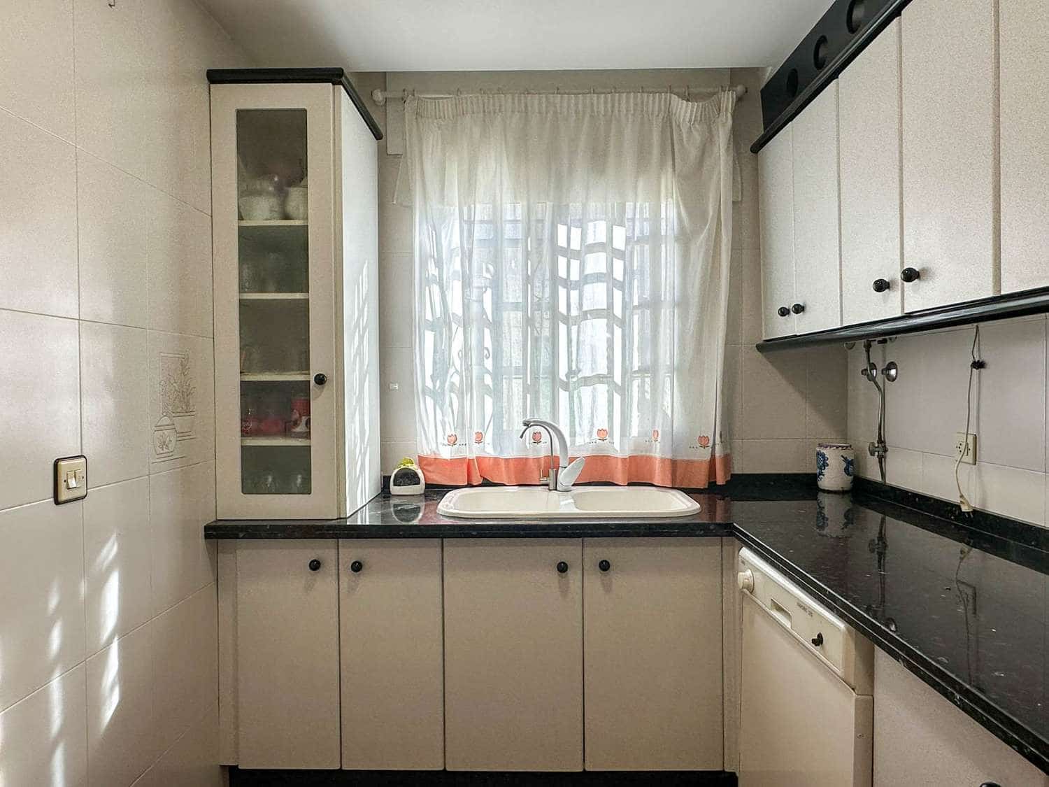 5 makuuhuone Rivitalo myytävänä paikassa Salobrena mukana uima-altaan - 416 000 € (Ref: 9446006)