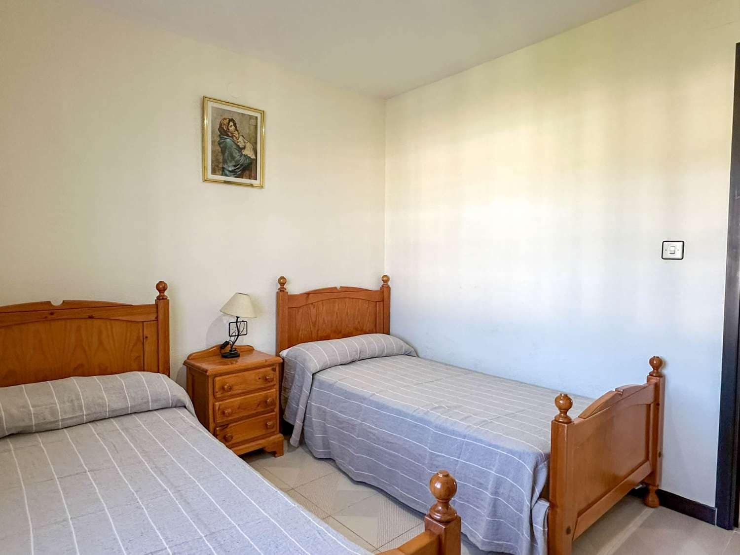 5 makuuhuone Rivitalo myytävänä paikassa Salobrena mukana uima-altaan - 416 000 € (Ref: 9446006)