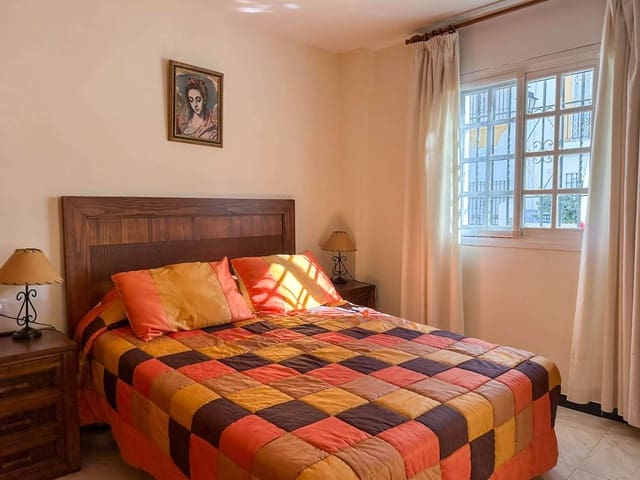 5 chambre Villa/Maison Mitoyenne à vendre à Salobreña avec piscine - 416 000 € (Ref: 9446006)