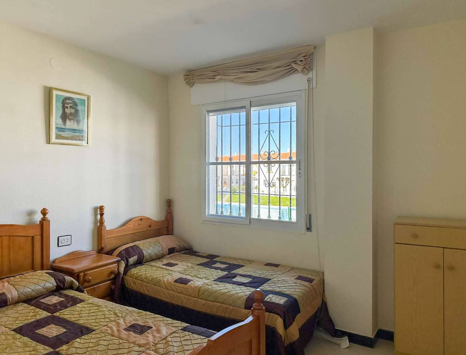 5 makuuhuone Rivitalo myytävänä paikassa Salobrena mukana uima-altaan - 416 000 € (Ref: 9446006)