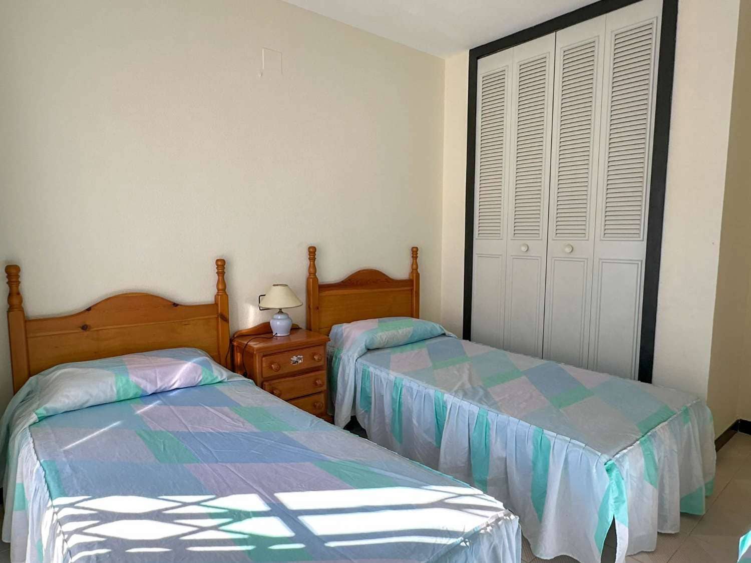 5 makuuhuone Rivitalo myytävänä paikassa Salobrena mukana uima-altaan - 416 000 € (Ref: 9446006)