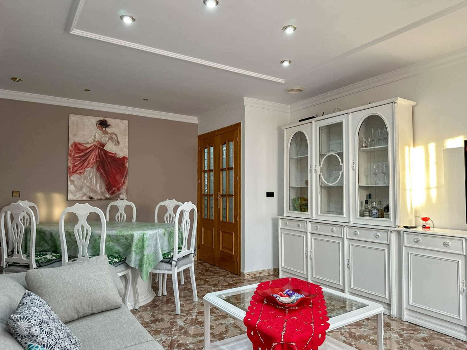 Piso de 3 habitaciones en Vélez de Benaudalla en alquiler - 750 € (Ref: 9518557)