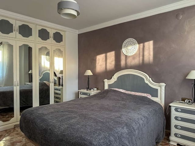 Piso de 3 habitaciones en Vélez de Benaudalla en alquiler - 750 € (Ref: 9518557)