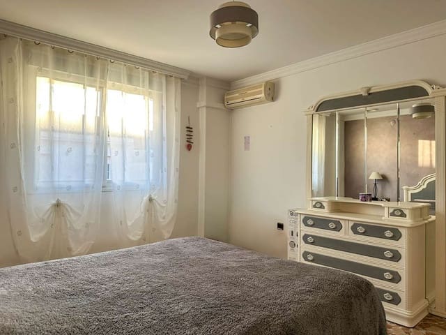 Piso de 3 habitaciones en Vélez de Benaudalla en alquiler - 750 € (Ref: 9518557)