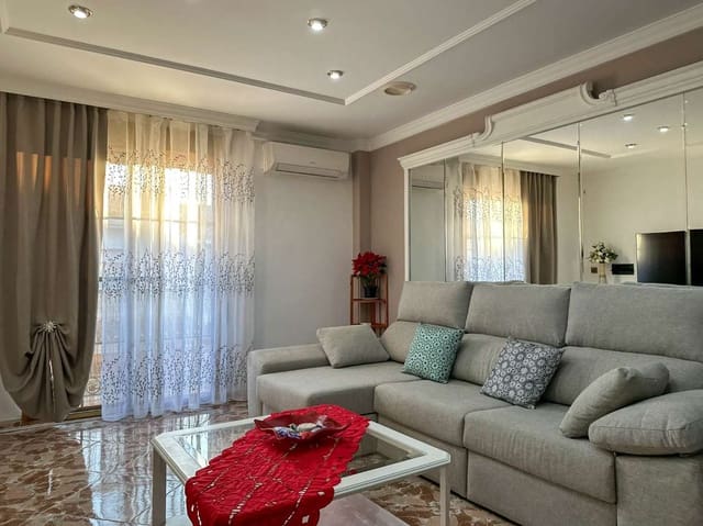 Piso de 3 habitaciones en Vélez de Benaudalla en alquiler - 750 € (Ref: 9518557)