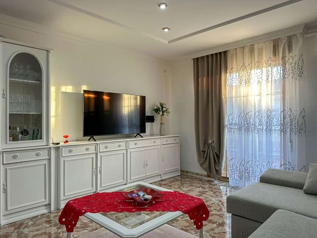 Piso de 3 habitaciones en Vélez de Benaudalla en alquiler - 750 € (Ref: 9518557)