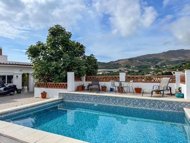 Finca/Casa Rural de 3 habitaciones en Salobreña en venta con piscina - 295.000 € (Ref: 9520682)