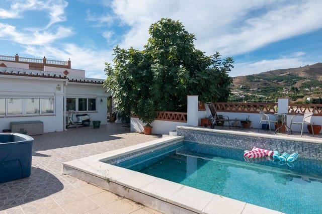 3 soveværelse Finca/Landehus til salg i Salobreña med swimmingpool - € 285.000 (Ref: 9520682)