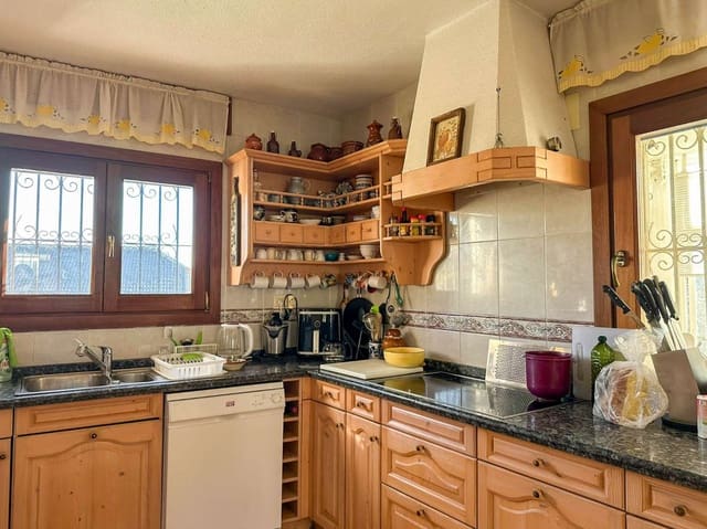 3 makuuhuone Omakotitalo myytävänä paikassa Salobreña - 850 000 € (Ref: 9533332)