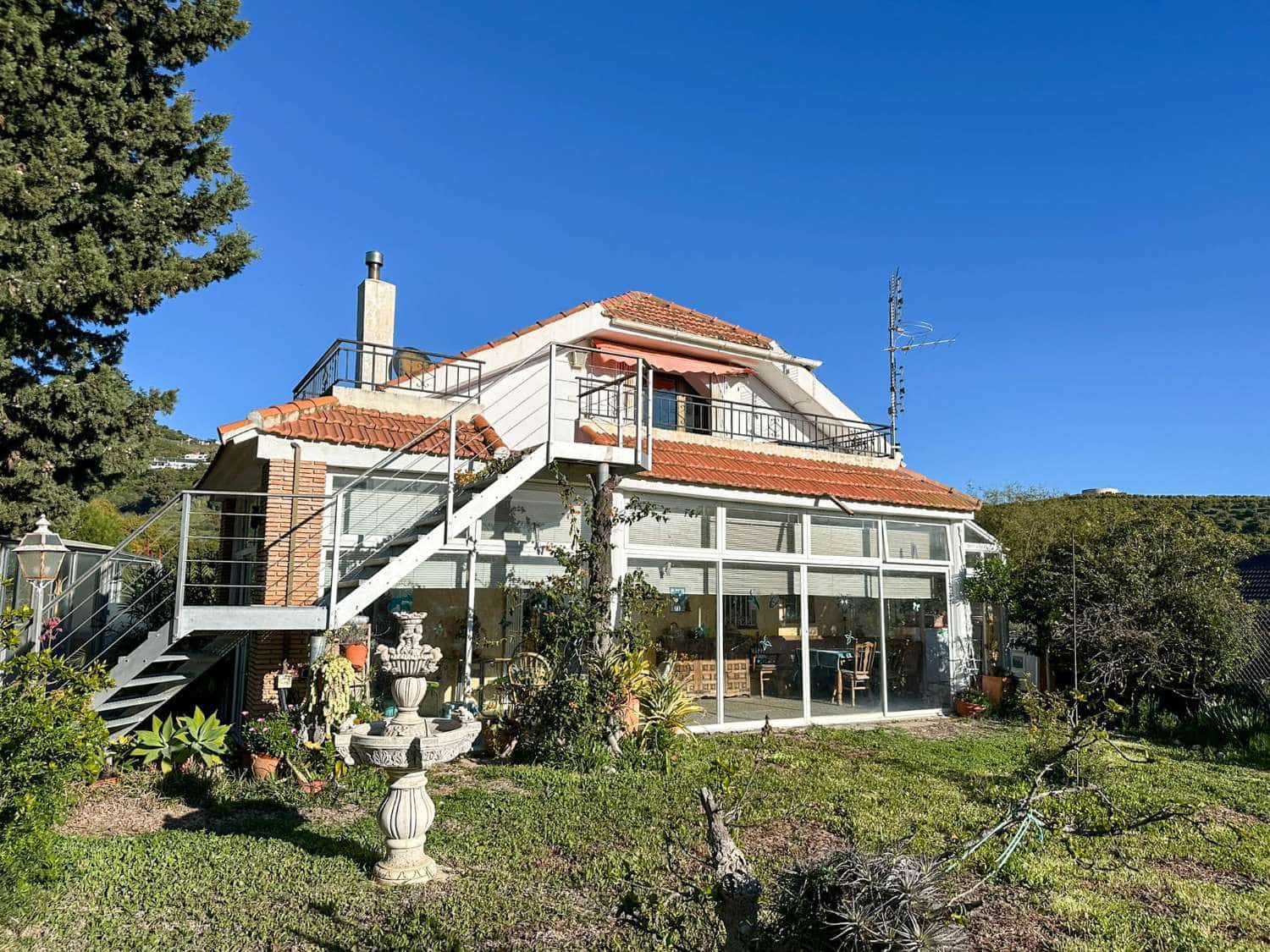 3 makuuhuone Omakotitalo myytävänä paikassa Salobrena - 850 000 € (Ref: 9533332)