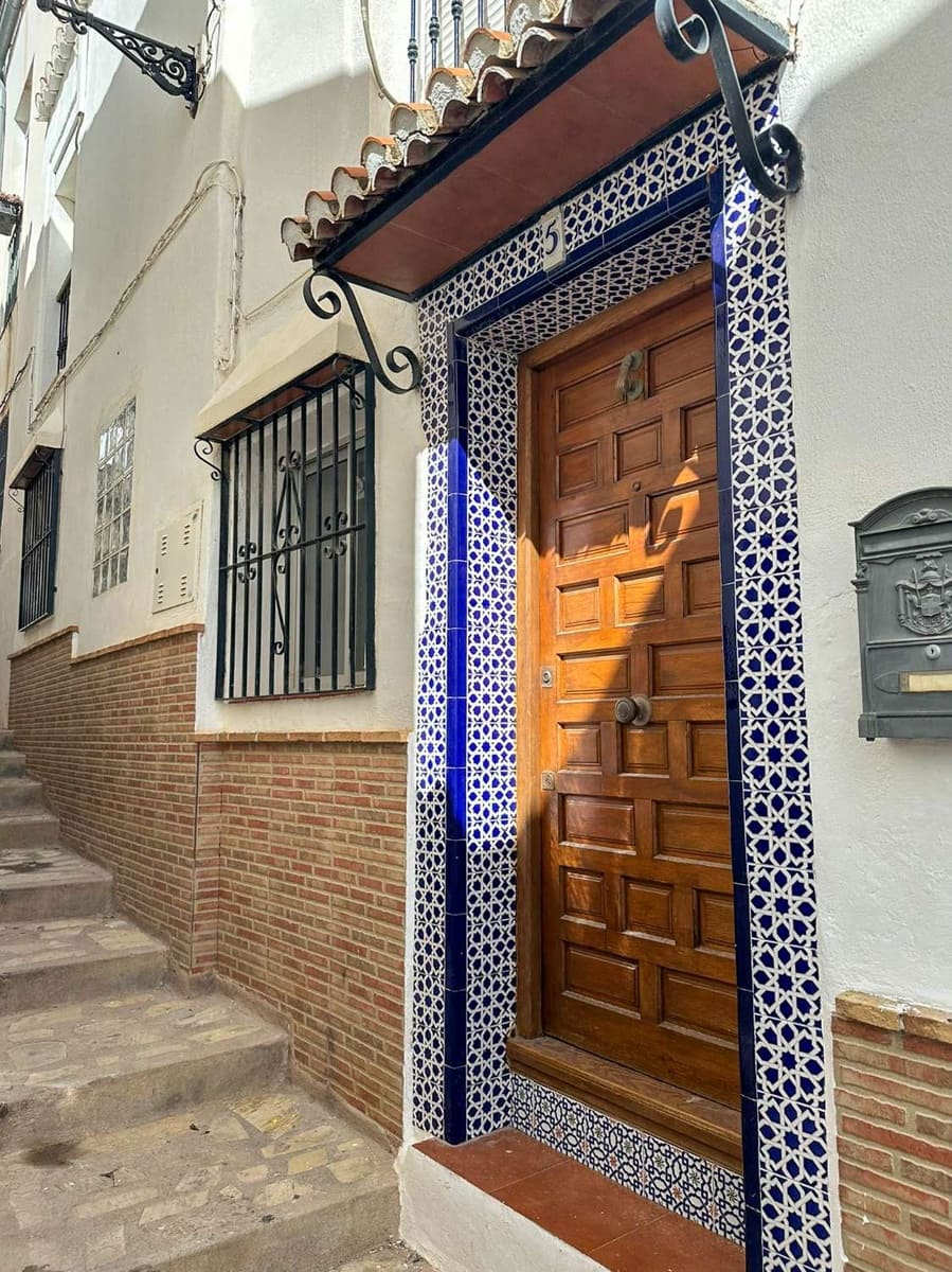 Casa de 3 habitaciones en Salobreña en venta - 259.000 € (Ref: 9557762)