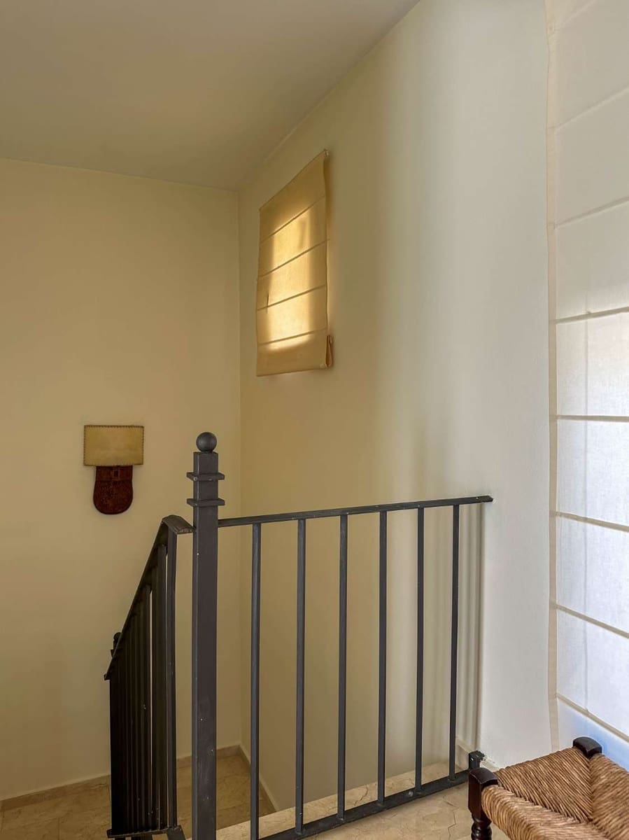 2 slaapkamer Rijtjeshuis te koop in Salobrena met zwembad garage - € 270.000 (Ref: 9604656)