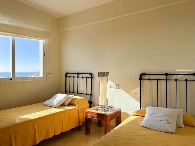 2 slaapkamer Rijtjeshuis te koop in Salobreña met zwembad garage - € 270.000 (Ref: 9604656)