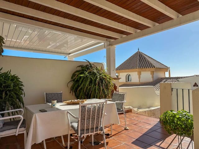 2 slaapkamer Rijtjeshuis te koop in Salobreña met zwembad garage - € 270.000 (Ref: 9604656)