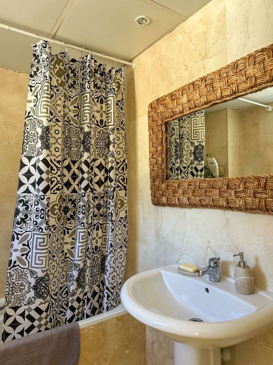 2 slaapkamer Rijtjeshuis te koop in Salobrena met zwembad garage - € 270.000 (Ref: 9604656)