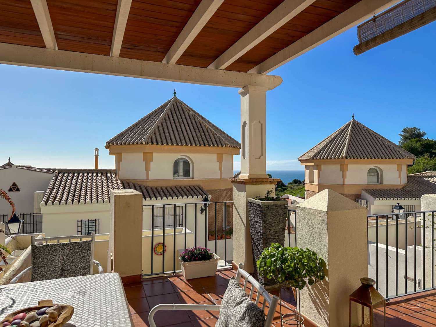 2 slaapkamer Rijtjeshuis te koop in Salobrena met zwembad garage - € 270.000 (Ref: 9604656)