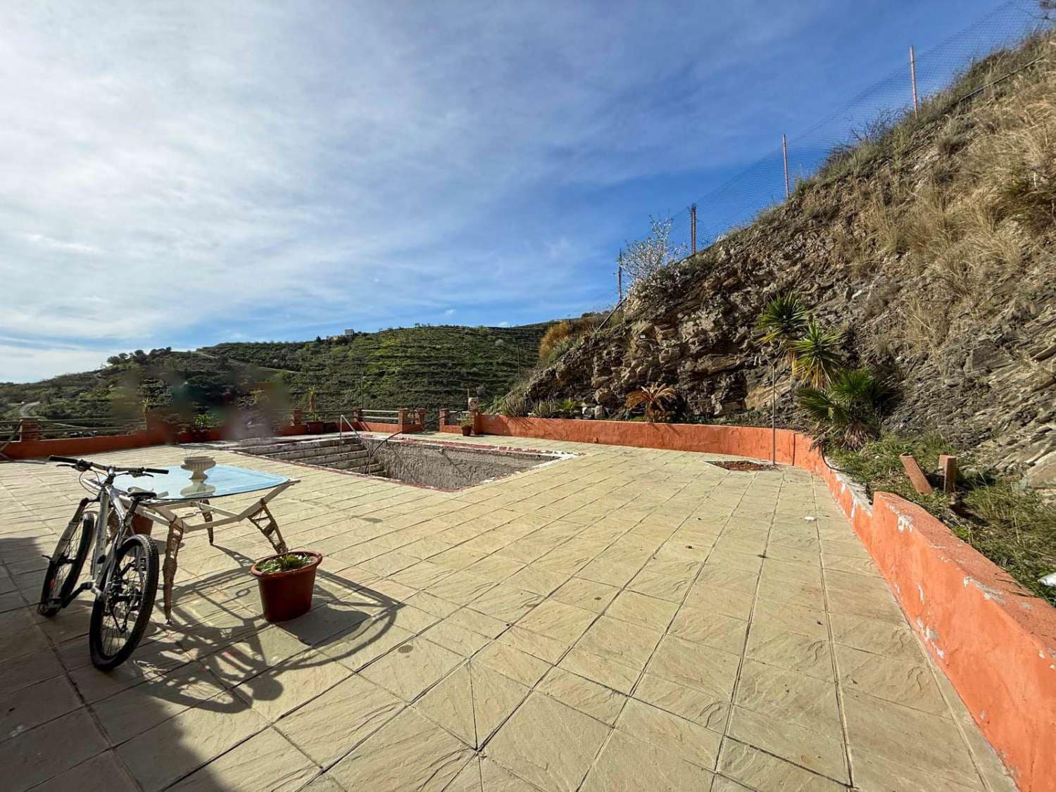 1 soveværelse Finca/Landehus til salg i Salobrena med swimmingpool - € 185.000 (Ref: 9607581)