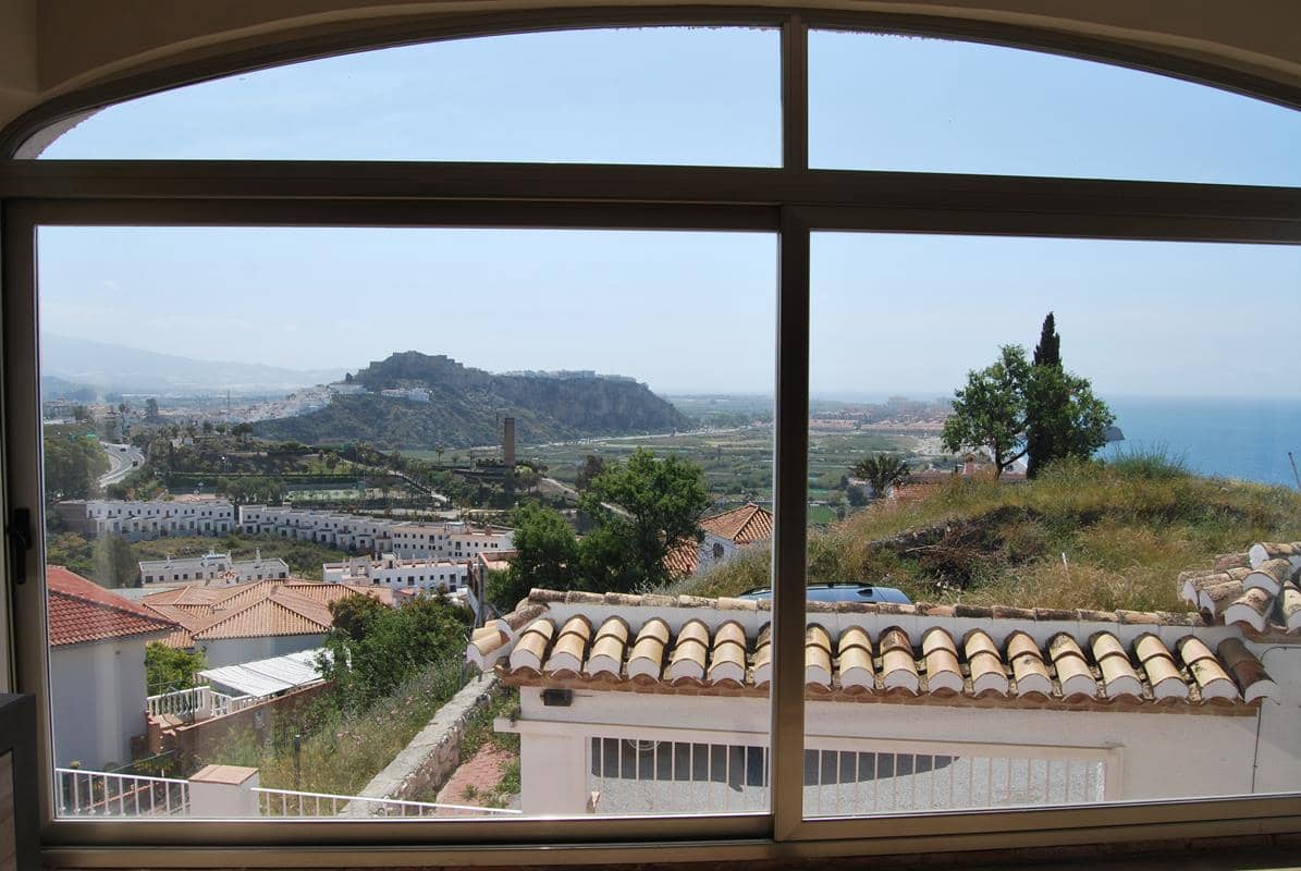 Chalet de 5 habitaciones en Salobreña en venta - 525.000 € (Ref: 9658427)