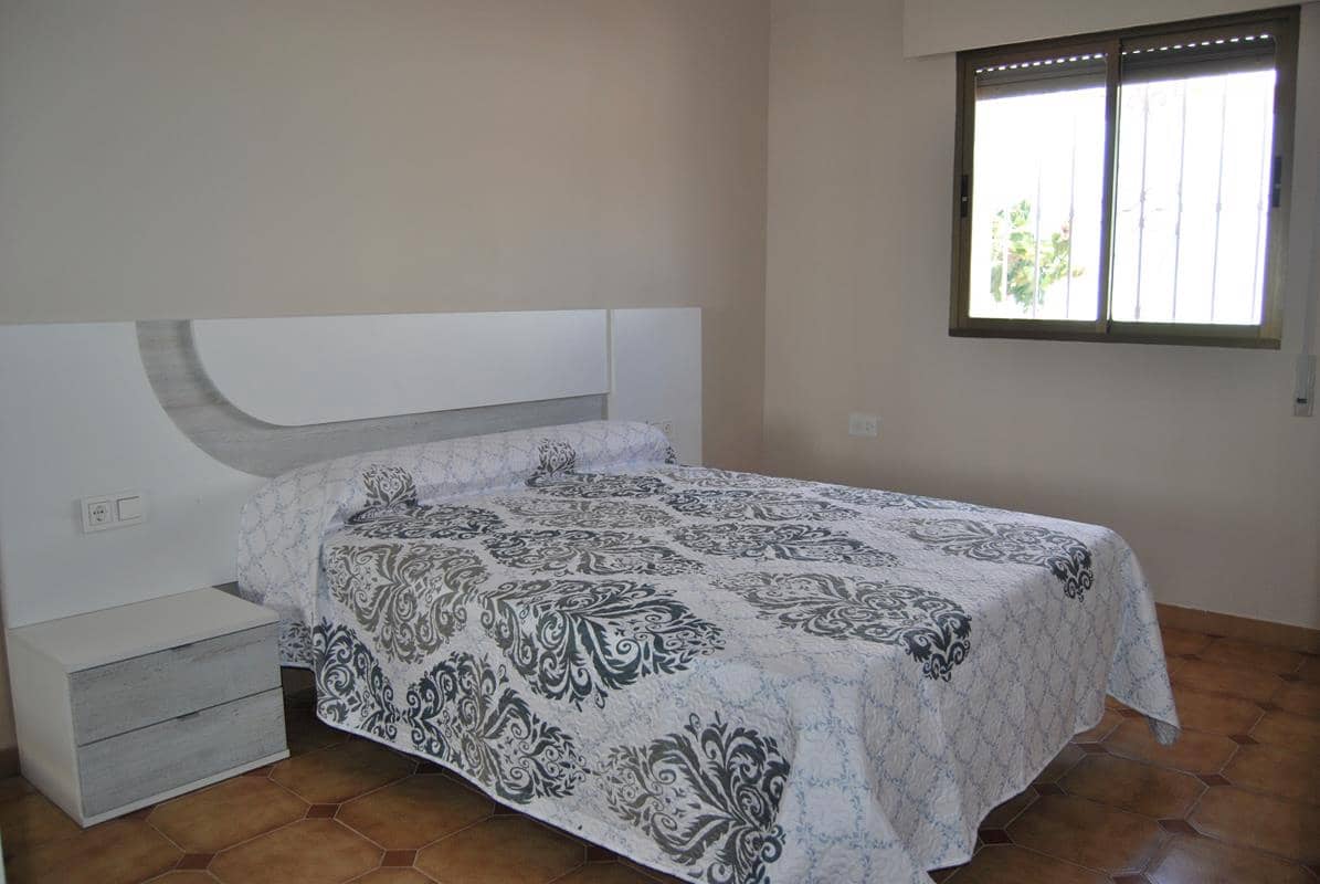 Chalet de 5 habitaciones en Salobreña en venta - 525.000 € (Ref: 9658427)