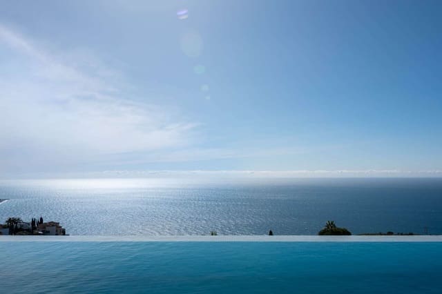 5 chambre Villa/Maison à vendre à Salobreña avec piscine - 950 000 € (Ref: 9780237)