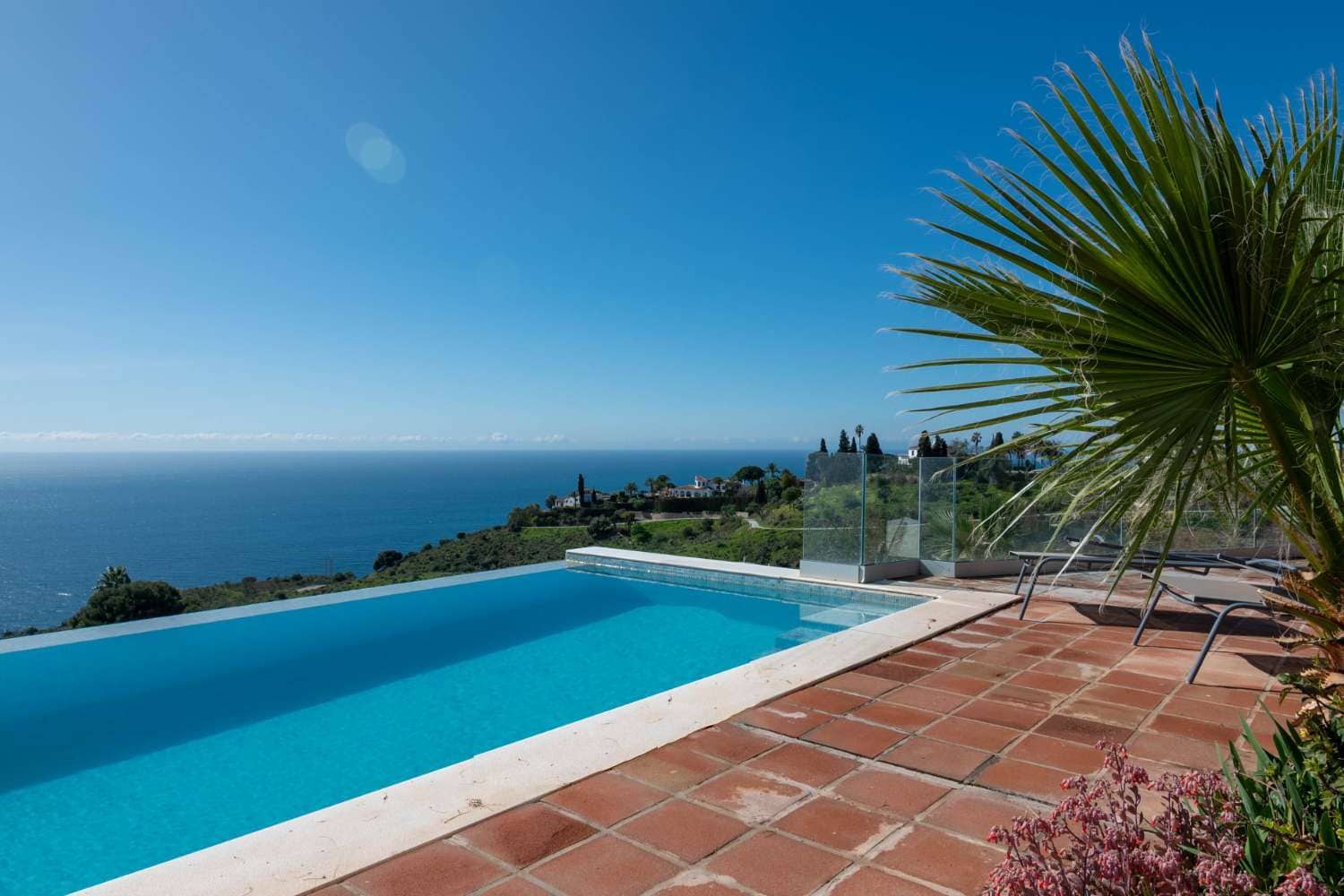 5 chambre Villa/Maison à vendre à Salobrena avec piscine - 950 000 € (Ref: 9780237)