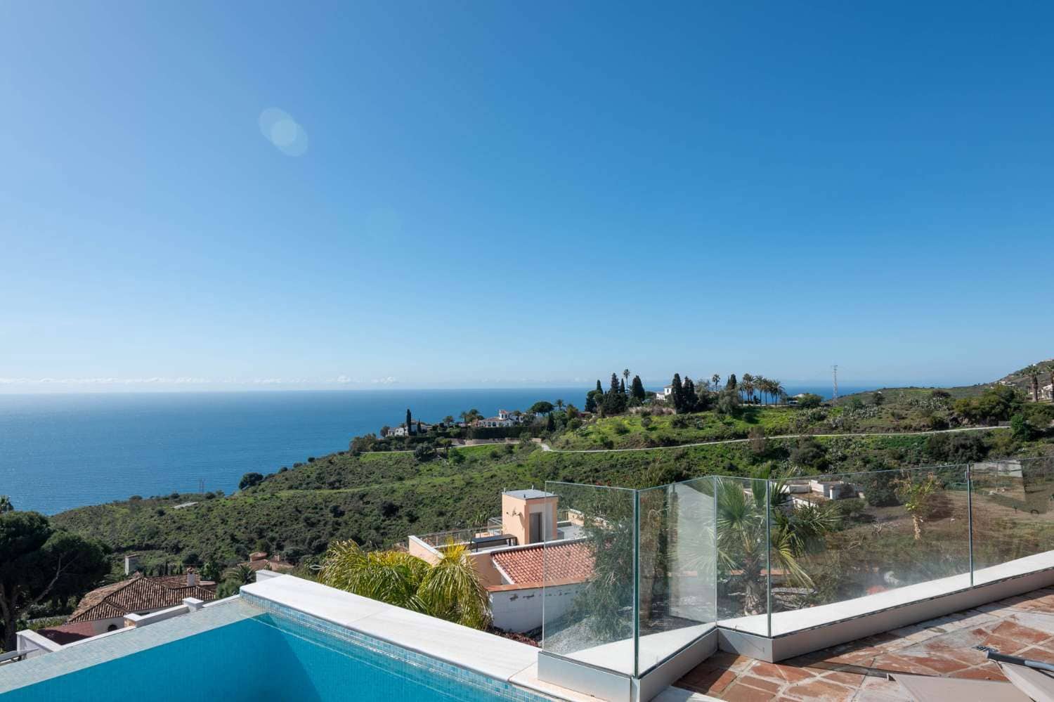 5 chambre Villa/Maison à vendre à Salobrena avec piscine - 950 000 € (Ref: 9780237)