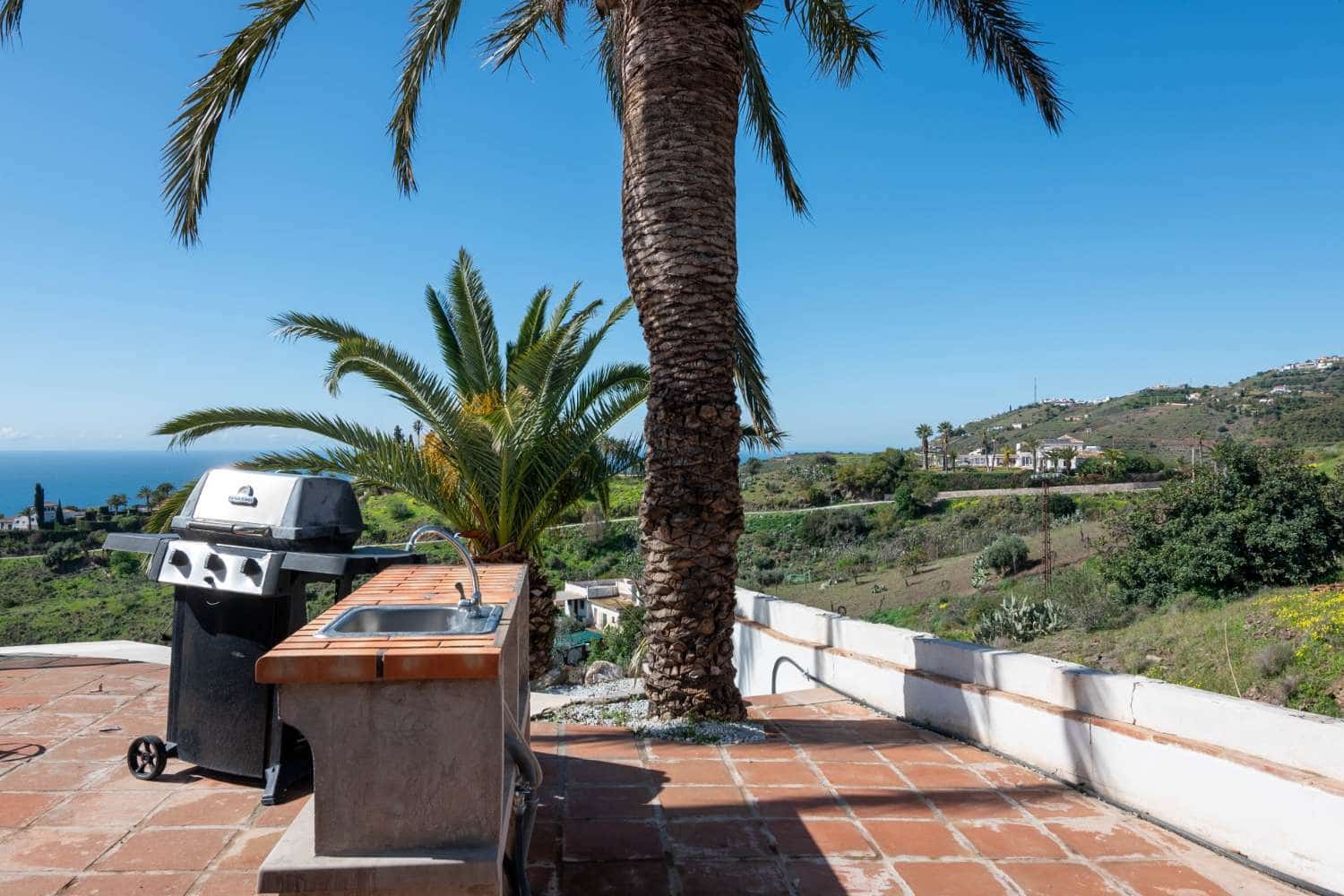 5 chambre Villa/Maison à vendre à Salobrena avec piscine - 950 000 € (Ref: 9780237)