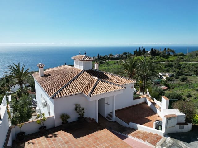 5 chambre Villa/Maison à vendre à Salobreña avec piscine - 950 000 € (Ref: 9780237)