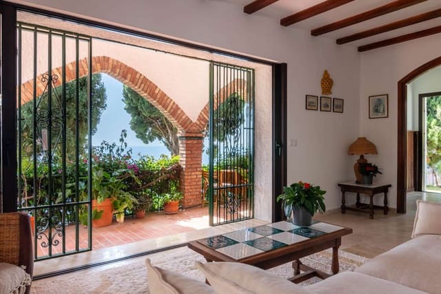 3 quarto Casa em Banda para venda em Almuñécar com piscina garagem - 650 000 € (Ref: 9804067)