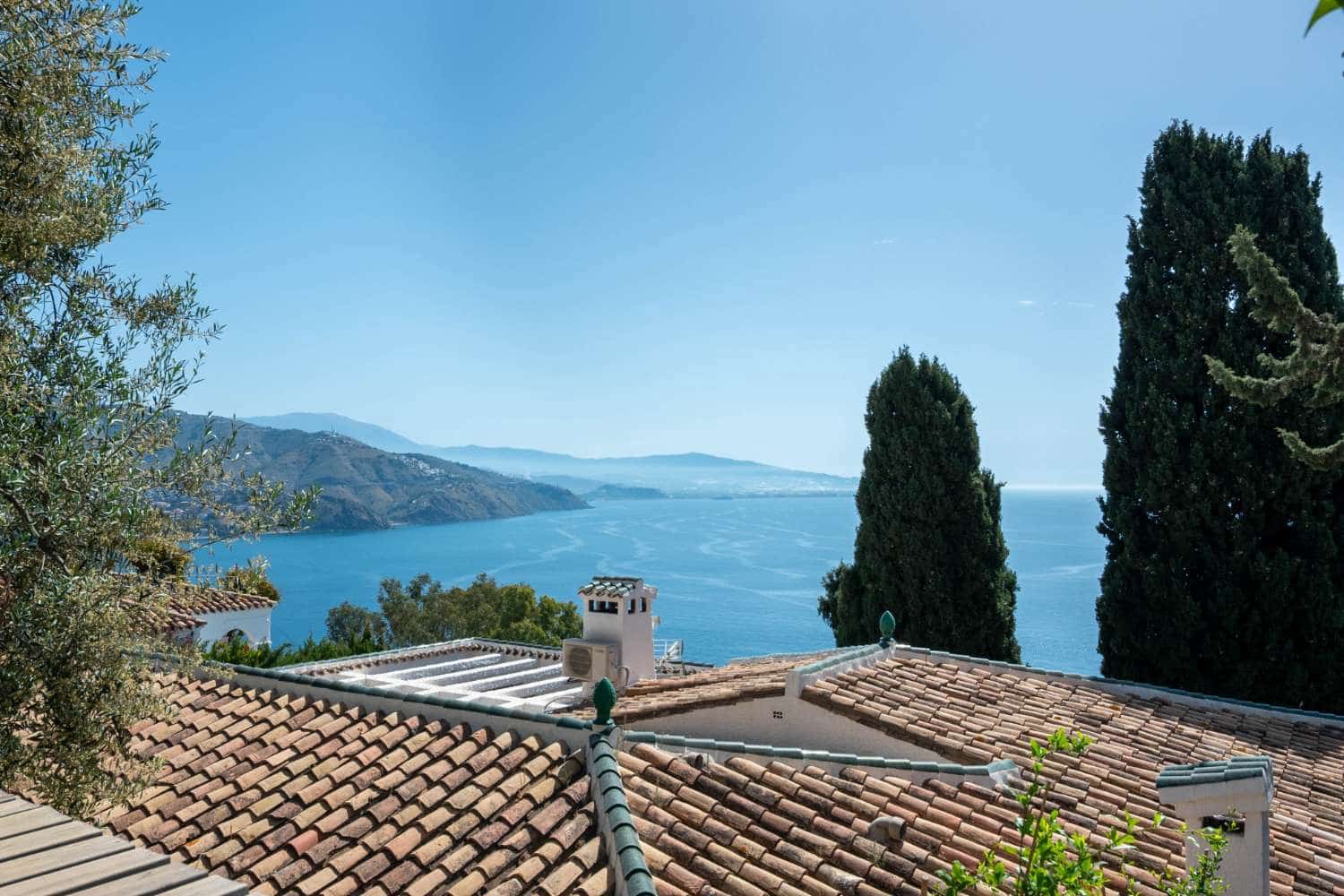 3 quarto Casa em Banda para venda em Almunecar com piscina garagem - 650 000 € (Ref: 9804067)