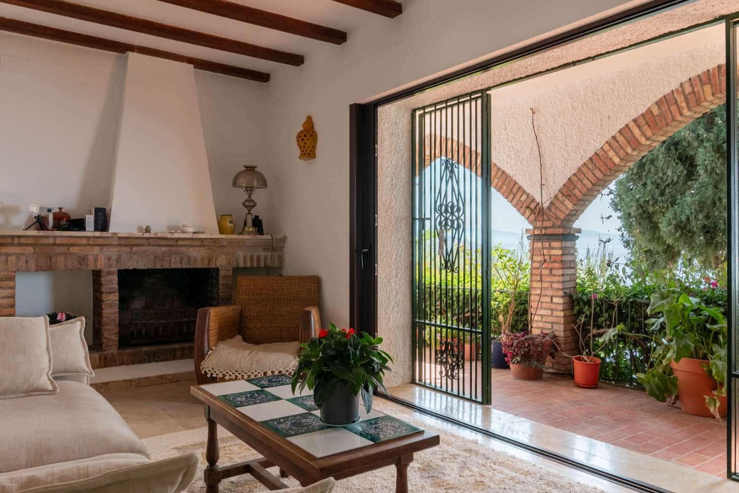 3 quarto Casa em Banda para venda em Almunecar com piscina garagem - 650 000 € (Ref: 9804067)