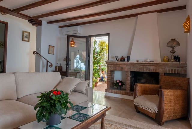 3 quarto Casa em Banda para venda em Almuñécar com piscina garagem - 650 000 € (Ref: 9804067)