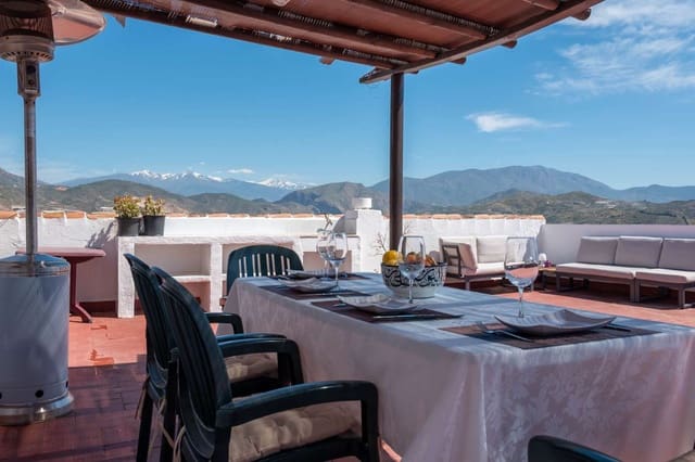 Casa de 7 habitaciones en Salobreña en venta - 795.000 € (Ref: 9806205)