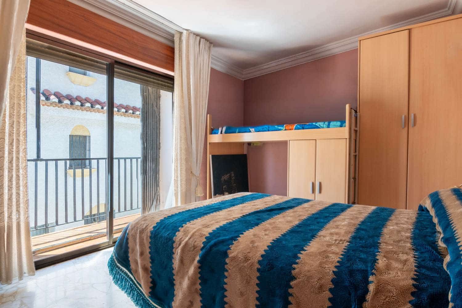 Casa de 7 habitaciones en Salobreña en venta - 795.000 € (Ref: 9806205)