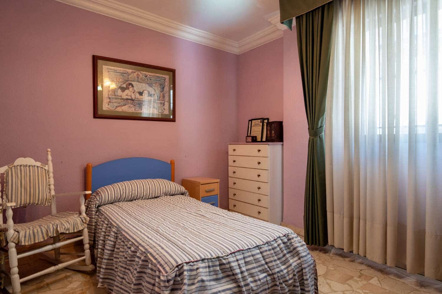 Casa de 7 habitaciones en Salobreña en venta - 795.000 € (Ref: 9806205)