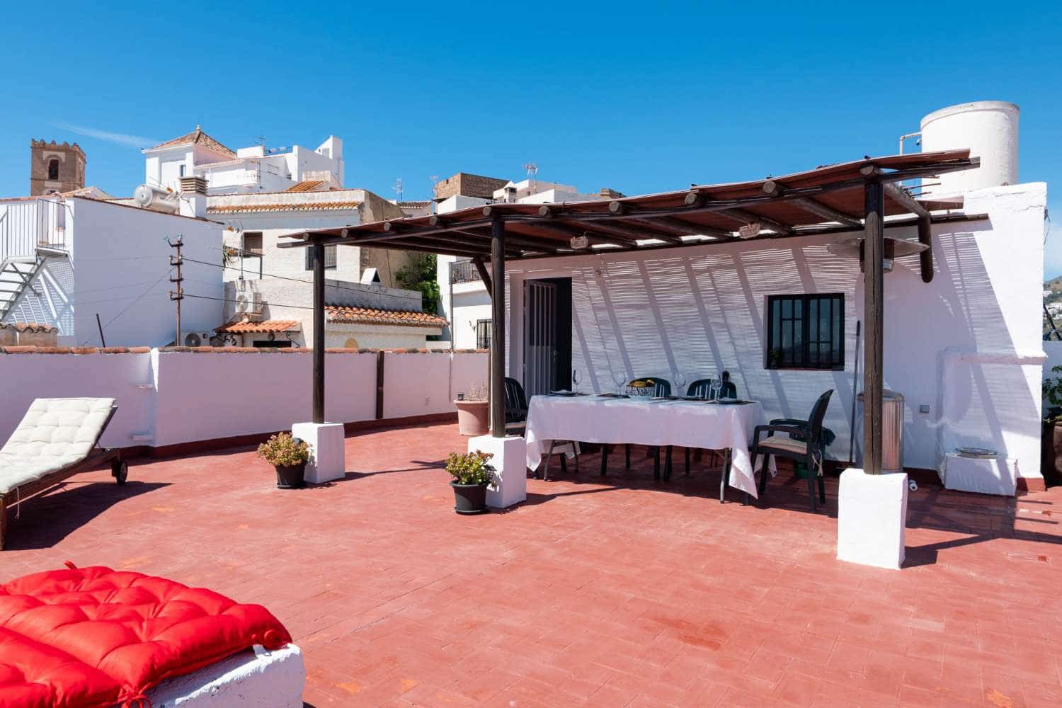 Casa de 7 habitaciones en Salobreña en venta - 795.000 € (Ref: 9806205)
