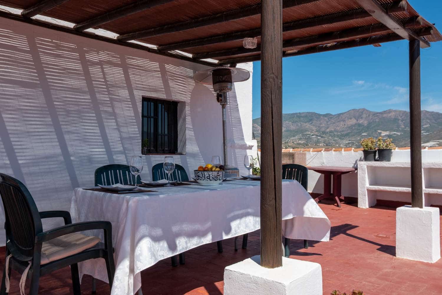 Casa de 7 habitaciones en Salobreña en venta - 795.000 € (Ref: 9806205)