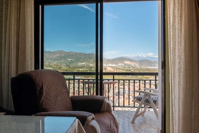 Casa de 7 habitaciones en Salobreña en venta - 795.000 € (Ref: 9806205)