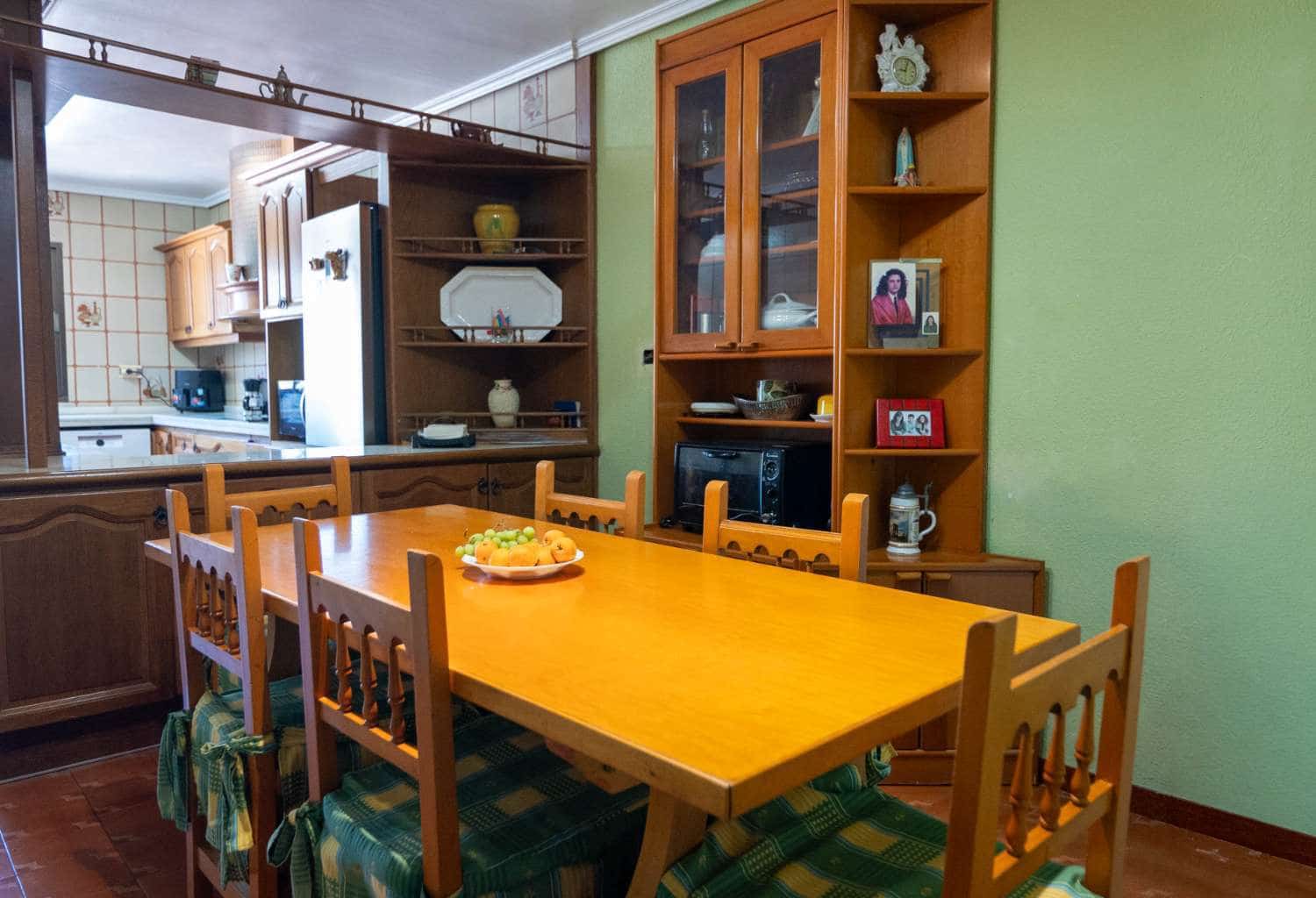 Casa de 7 habitaciones en Salobreña en venta - 795.000 € (Ref: 9806205)