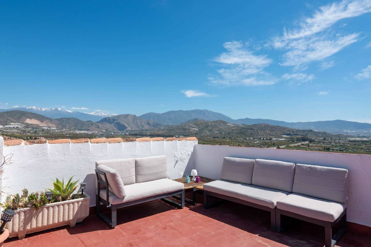 Casa de 7 habitaciones en Salobreña en venta - 795.000 € (Ref: 9806205)