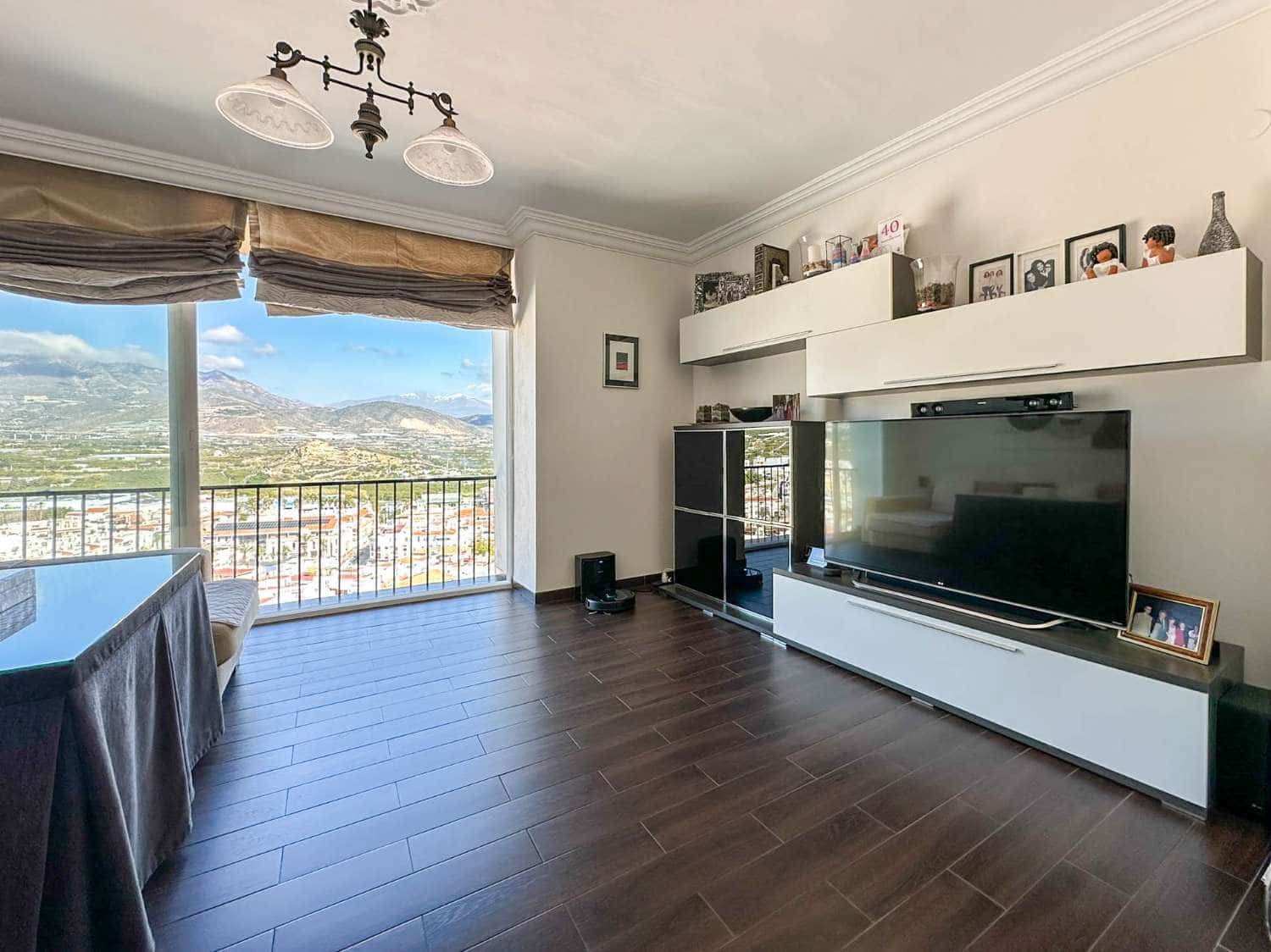 Casa de 7 habitaciones en Salobreña en venta - 795.000 € (Ref: 9806205)