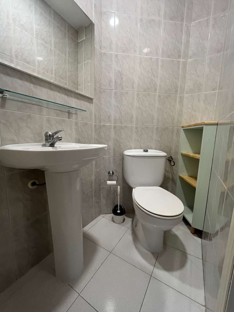 3 slaapkamer Appartement te huur in Salobrena - € 850 (Ref: 9811311)