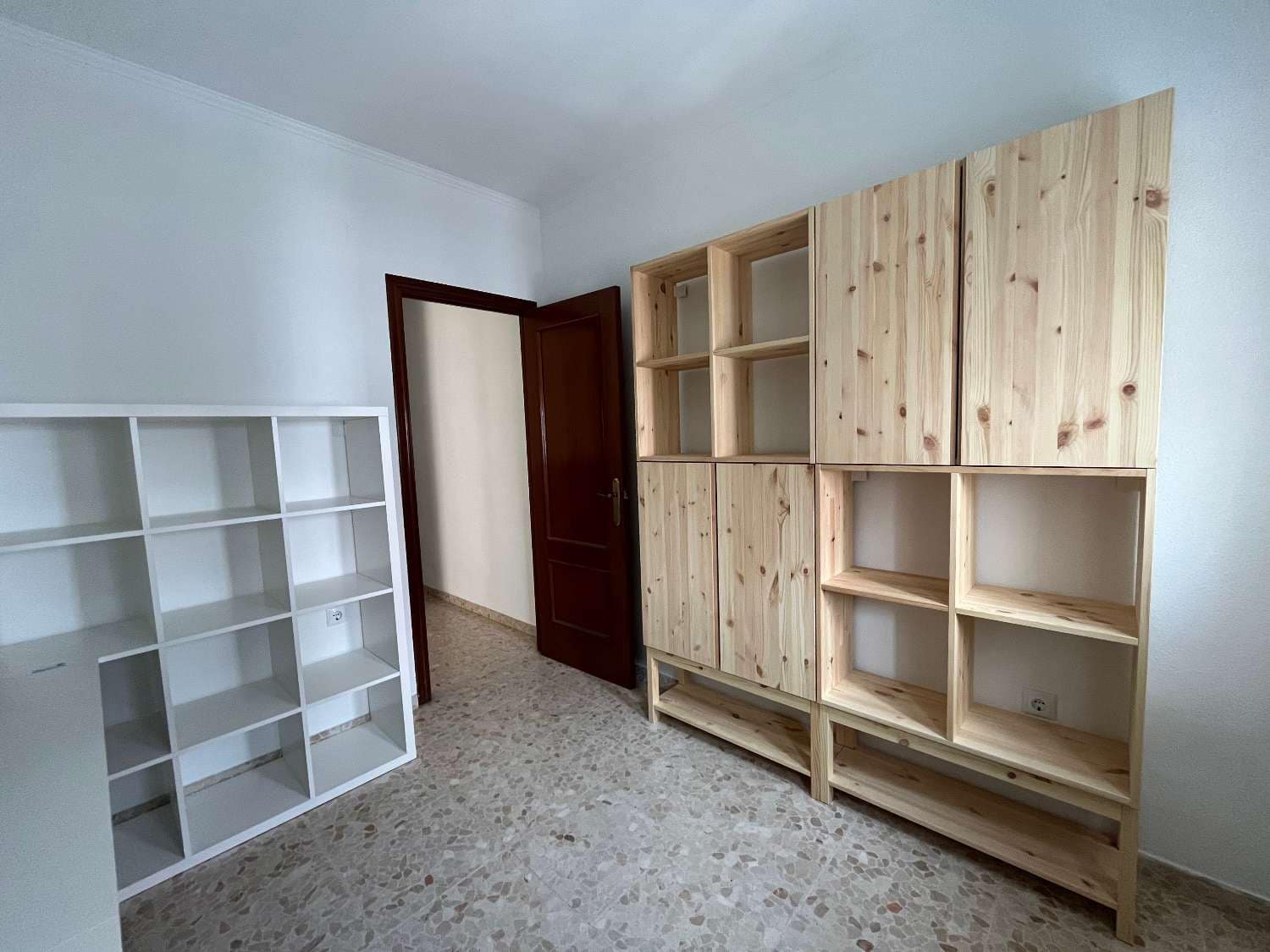 3 slaapkamer Appartement te huur in Salobrena - € 850 (Ref: 9811311)