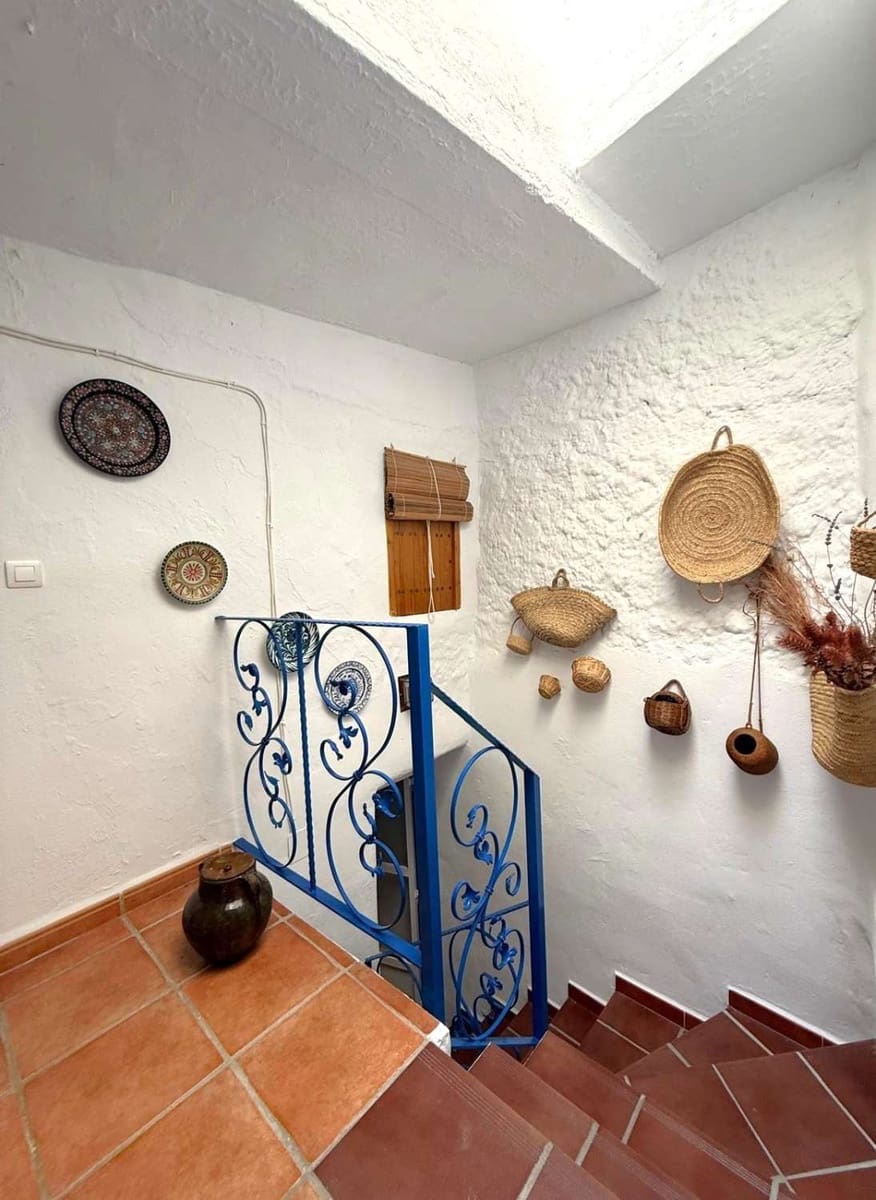 5 bedroom Townhouse for sale in Los Guajares - € 115,000 (Ref: 9833362)