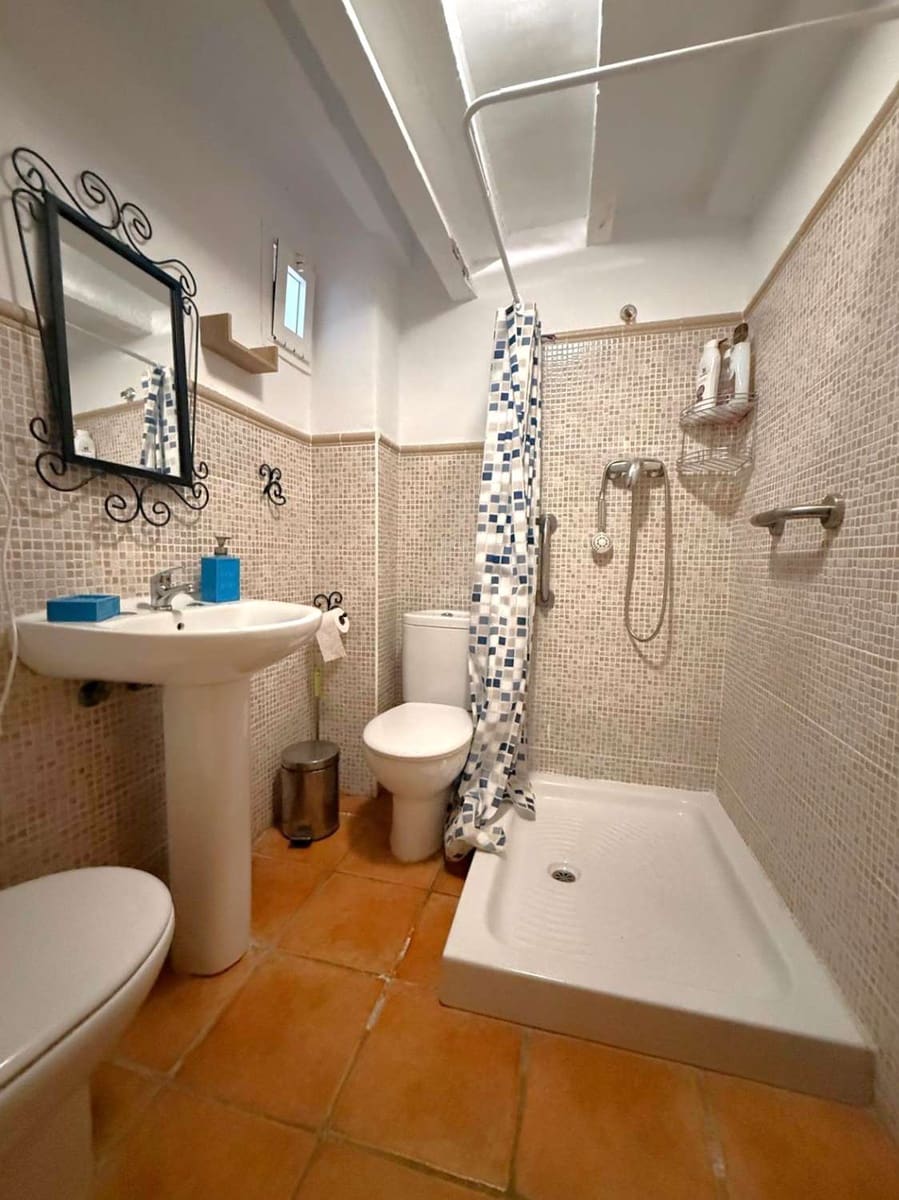 5 bedroom Townhouse for sale in Los Guajares - € 115,000 (Ref: 9833362)