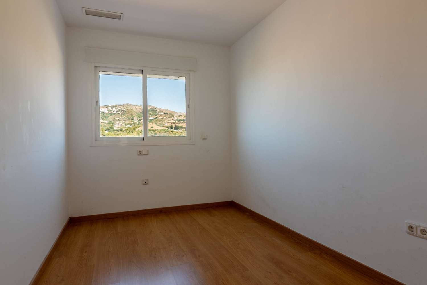 3 chambre Appartement à vendre à Salobrena avec garage - 365 000 € (Ref: 9869907)
