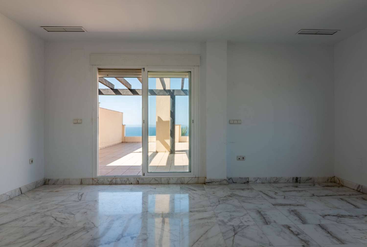 3 chambre Appartement à vendre à Salobrena avec garage - 365 000 € (Ref: 9869907)