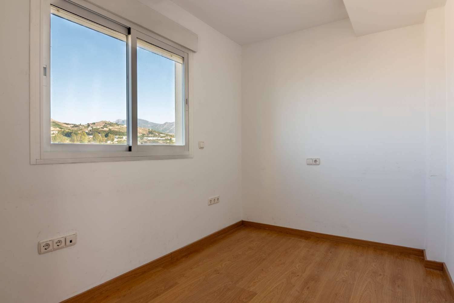 3 chambre Appartement à vendre à Salobrena avec garage - 365 000 € (Ref: 9869907)