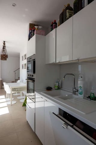 3 makuuhuone Huvila vuokrattavana paikassa Salobreña mukana uima-altaan - 1 350 € (Ref: 9939486)