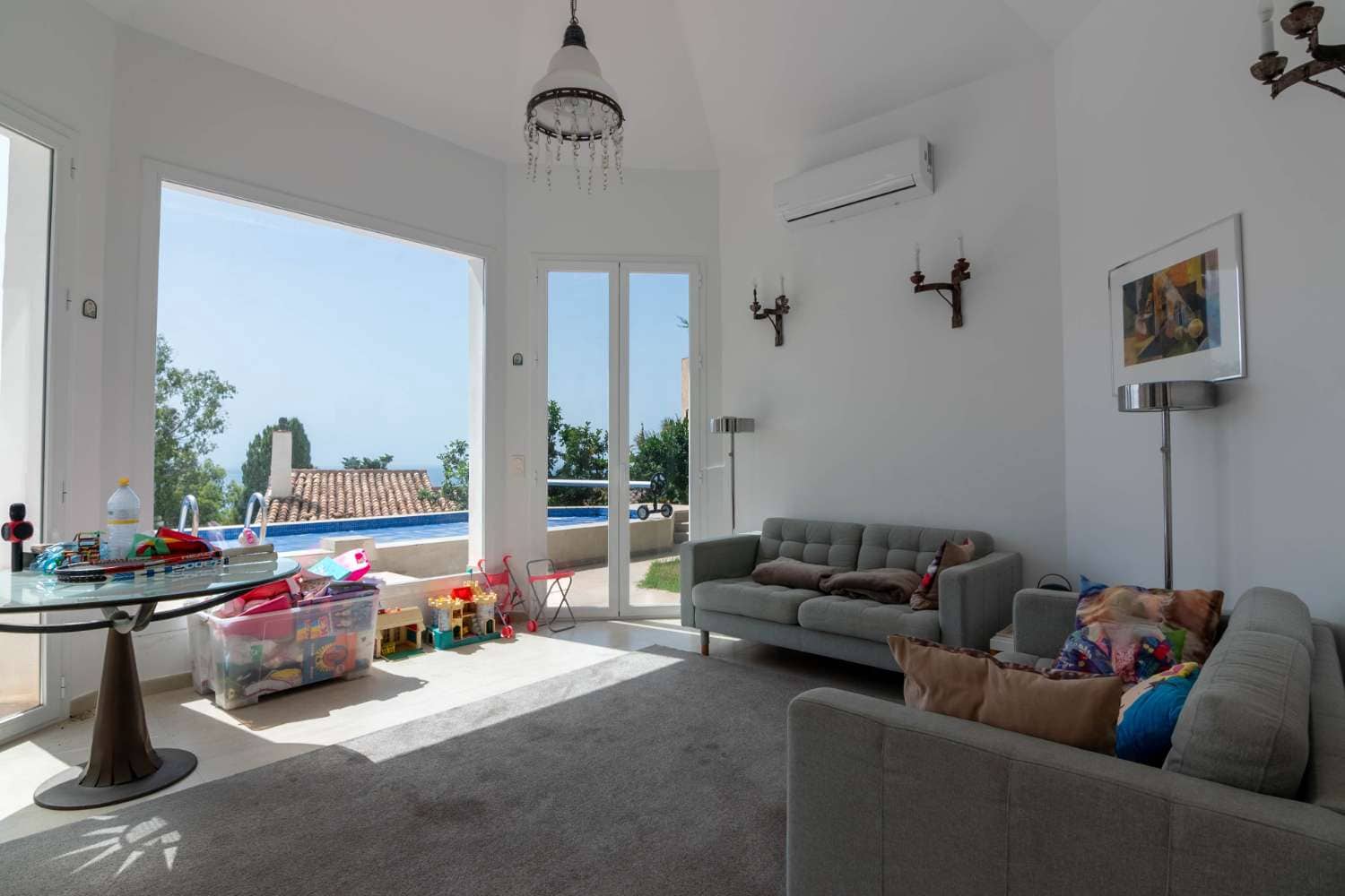 3 makuuhuone Huvila vuokrattavana paikassa Salobrena mukana uima-altaan - 1 350 € (Ref: 9939486)